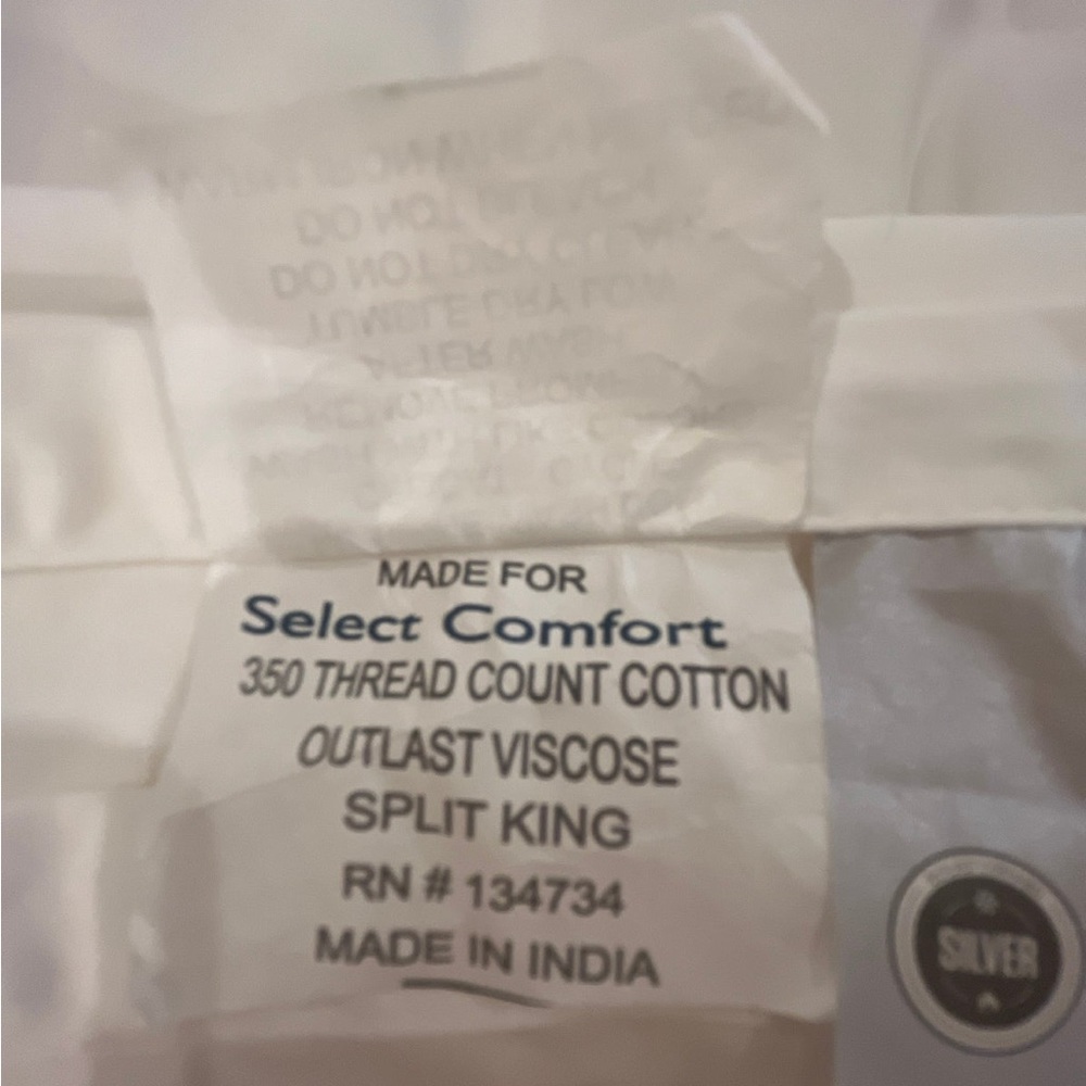New king  white flat sheet. Was part of a split king set. Cotton and viscose. - Picture 4 of 4